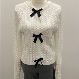 Forever 21 Cable Knit Cardigam with Black Bow Decoration. Soft Rayon Blend. GUC